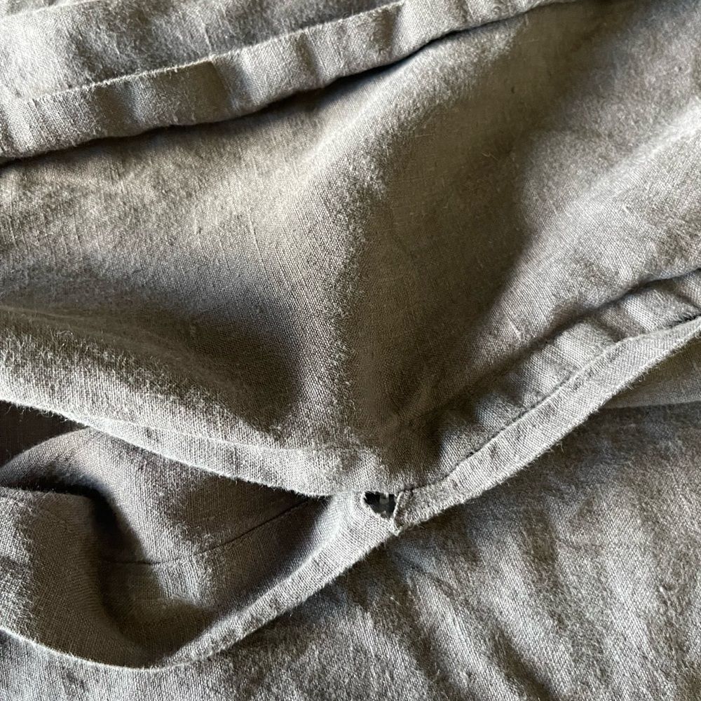 Crate & Barrel Lino II Full/Queen Duvet Cover and Two Euro Shams in Dark Grey - Picture 4 of 11